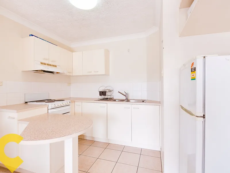 2 BEDROOM 2 BATHROOM UNIT  CLOSE TO UQ!