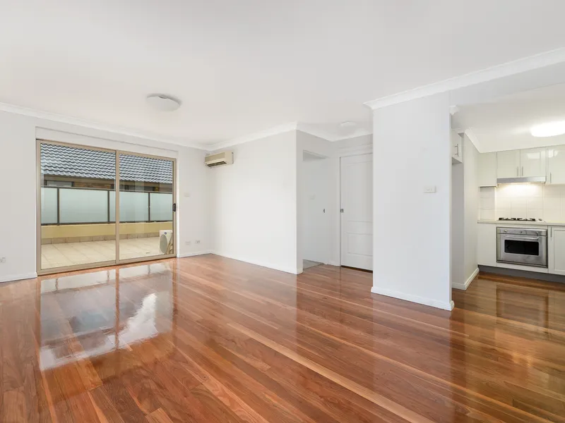 QUIET, SPACIOUS 2 BEDROOM APARTMENT