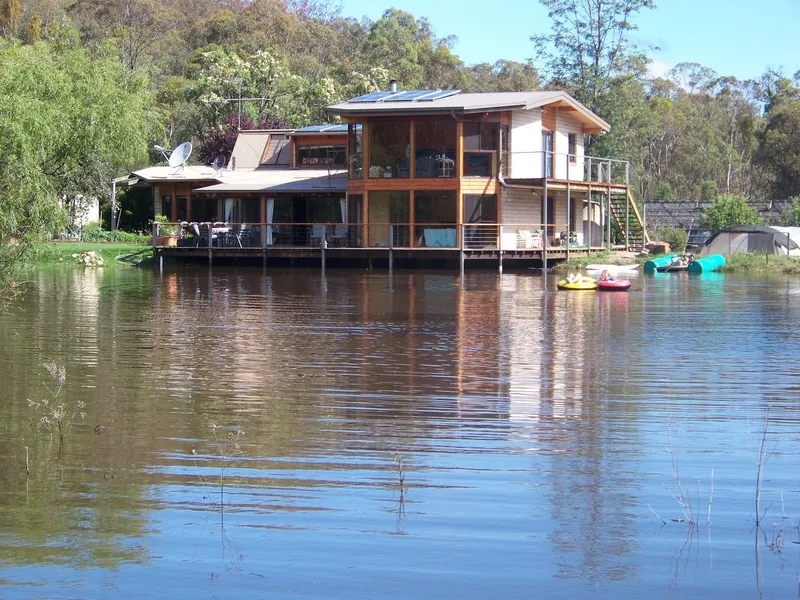 Make the Move to One of the Great Rural Regions of Australia at Armidale NSW – great example of Eco Friendly Family Home and /or B&B