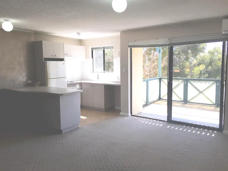 Apartment living in the western suburbs with spectacular views of Herdsman Lake! SECOND CHANCE OFFER!! 