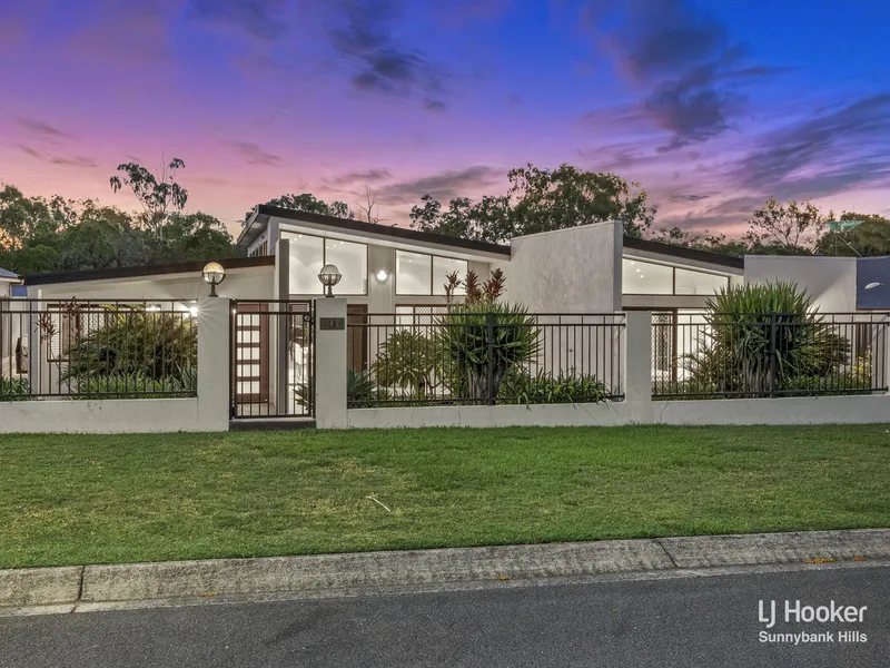 ULTRA-LUXURY LOWSET IN STRETTON CATCHMENT