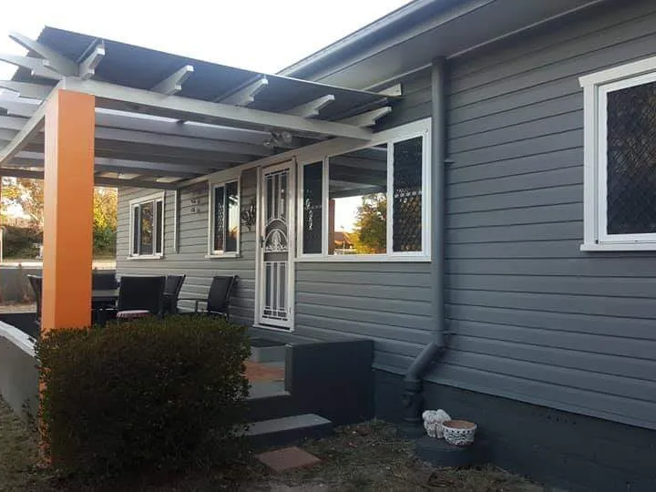 HOME - ABSOLUTE LUXURY: 1,427m2 OF LAND!!!!   $349,000 - 28 BRIDGE ST STANTHORPE