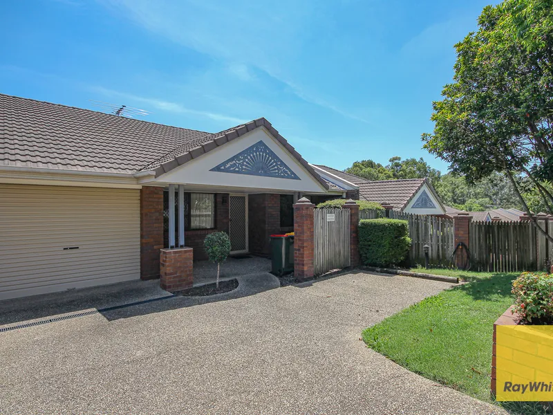 Modern Kitchen - Generous Bedrooms - Great Yard