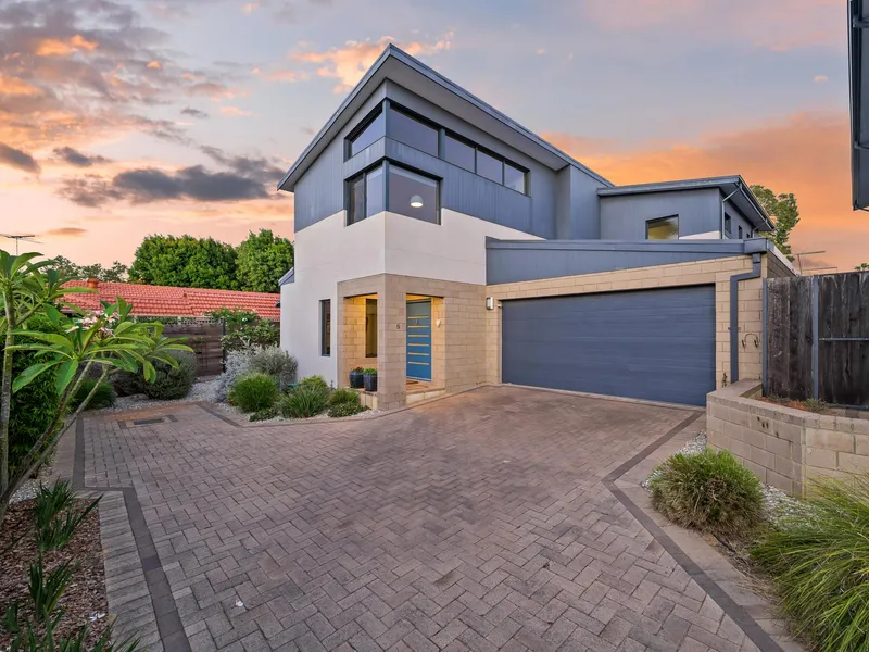 An Amazing Townhouse!!