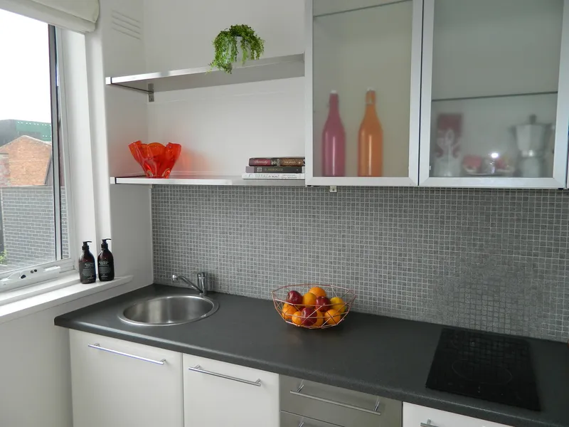 Light & spacious 1 bedroom in the heart of South Yarra