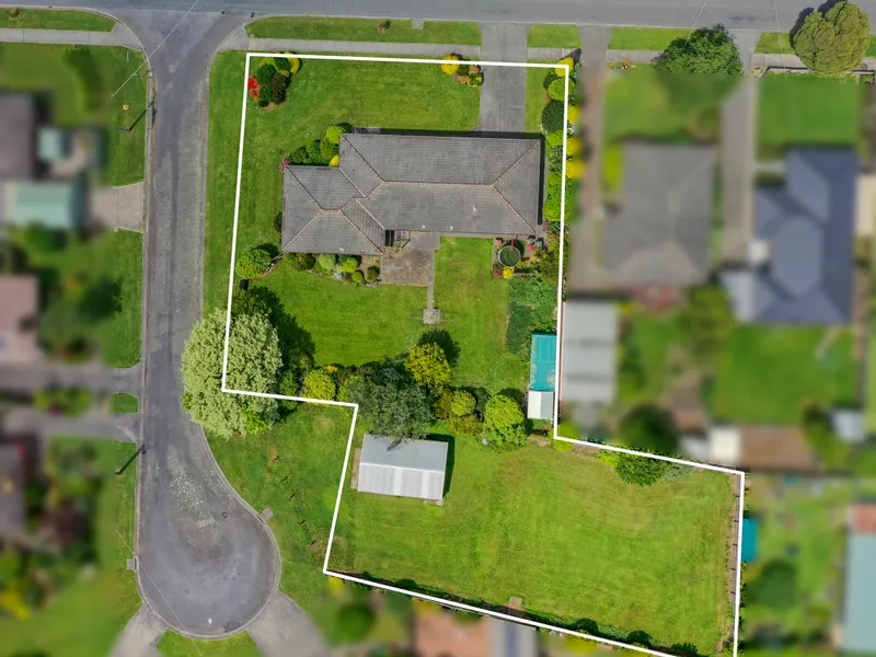 2404sqm (1/2 acre) Central Yarragon Location
