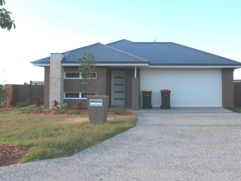 3 BEDROOMS + FULLY AIR CONDITIONED + FENCED YARD