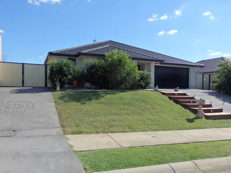LOOKING FOR A SPACIOUS HOME - LOOK NO FURTHER - SEPARATE SIDE ACCESS
