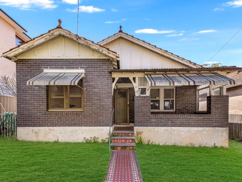 FRESHLY PAINTED, NEW FLOORING, UPDATED KITCHEN & BATHROOM - Inspect Thursday 2:30-2:45pm