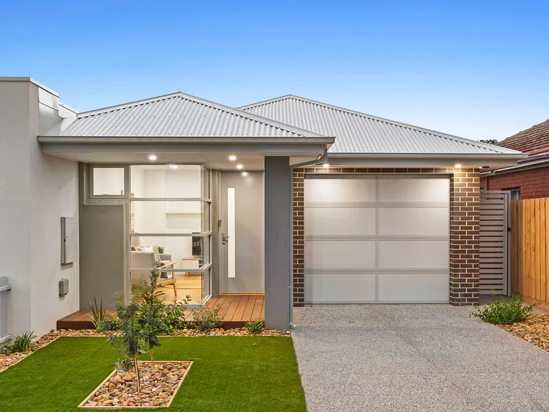 STYLE, SUBSTANCE AND A SUPERB SENSE OF SPACE (Approx. 19.5sq)