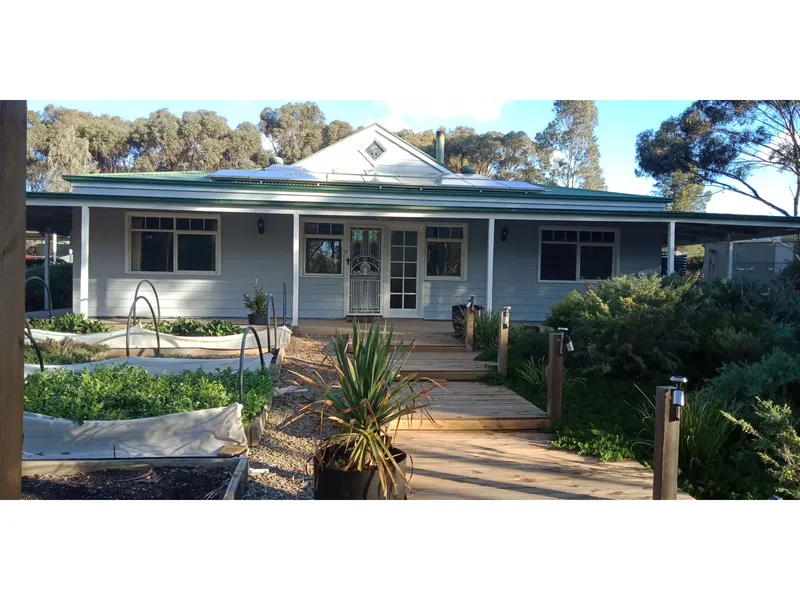 Simpson Rices Creek        Business Home Lifestyle - Expression of Interest