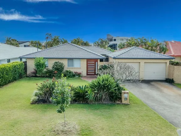 NEAT AND TIDY HOME IN BLUE CHIP POSITION