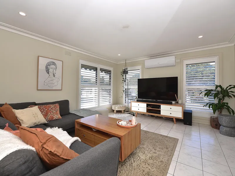 THREE BEDROOM COMFORTABLE FAMILY HOME!