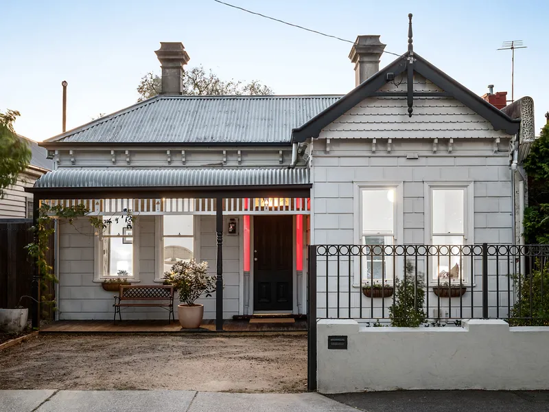Live the high life in wonderful Westgarth!