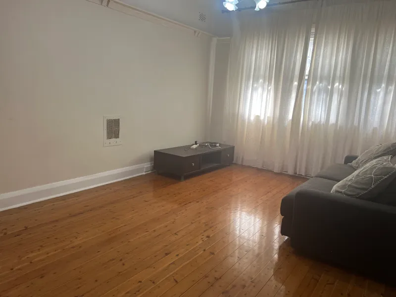 CONVENIENT LOCATION TO EVERYWHERE INCLUDE SYDNEY CBD