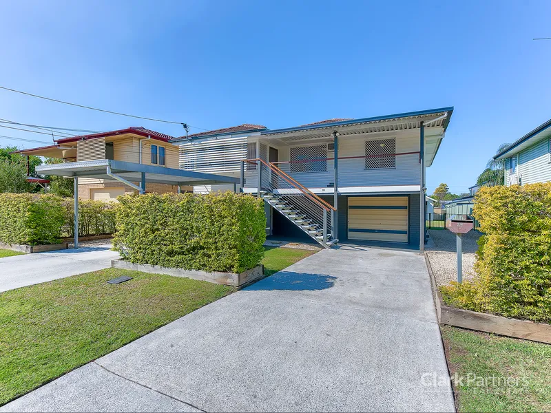 LARGE FAMILY HOME WITH PLENTY OF OPTIONS