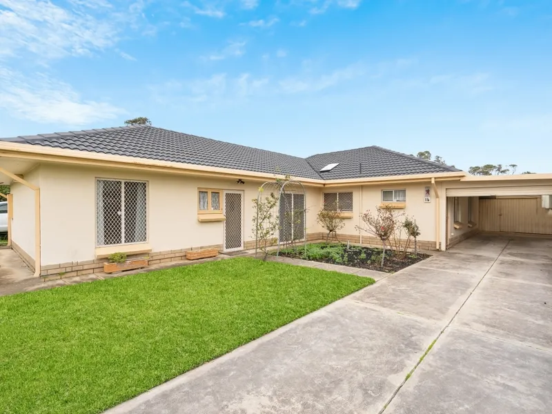 Spacious home with river views and access