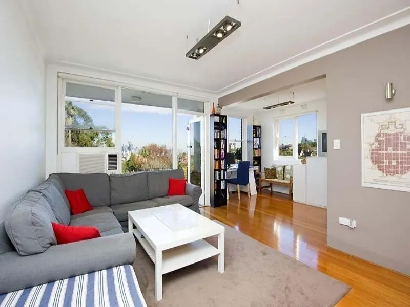 Bright 2 bedroom contemporary apartment with City views & garage
