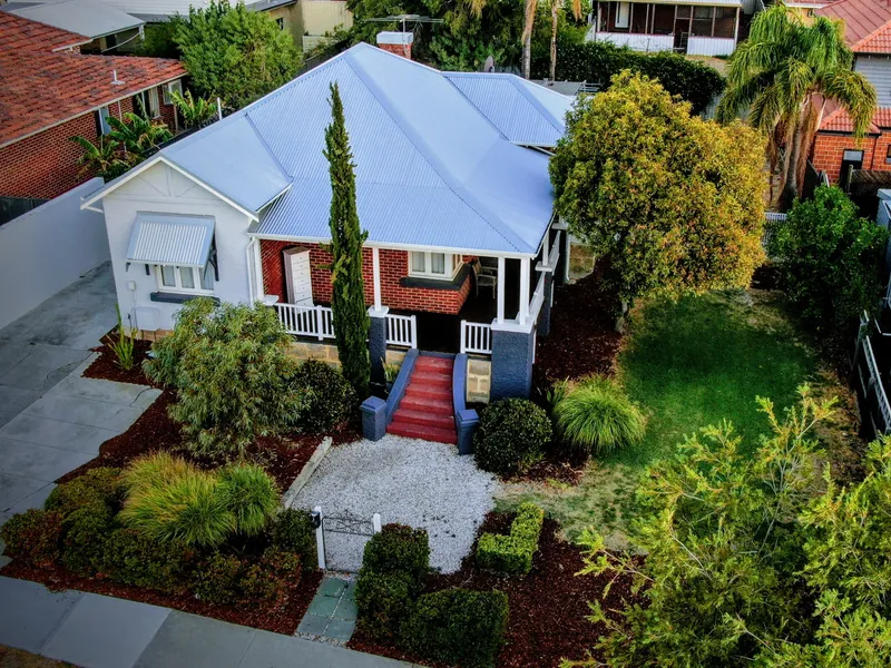 CHARACTER HOME WITH RETAIN AND BUILD APPROVAL