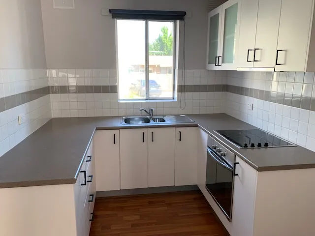 SPACIOUS GROUND FLOOR UNIT