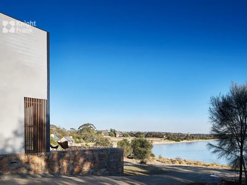 A rare investment opportunity to own a slice of the Freycinet Coast!