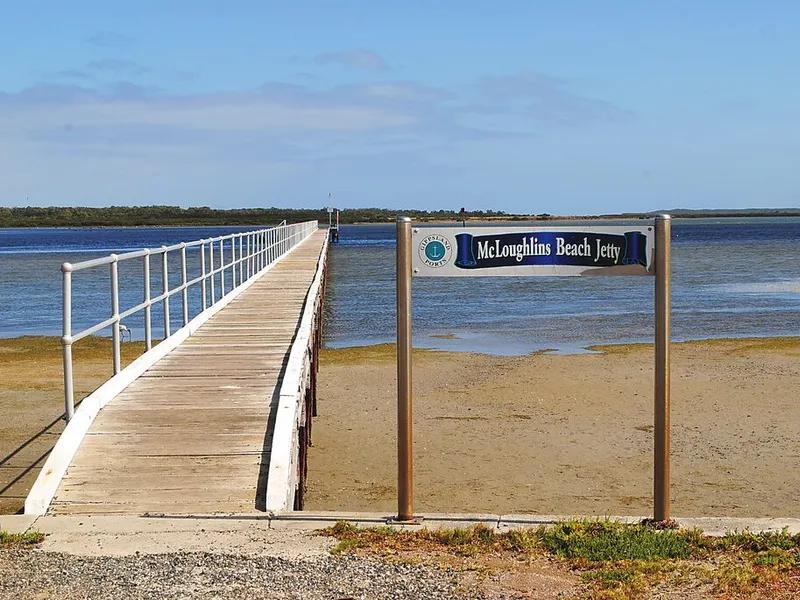 PEACE & SOLITUDE - GENEROUSLY SIZED BUILDING BLOCK WITH DEVELOPMENT POTENTIAL IN COASTAL MC LOUGHLINS BEACH - REMARKABLE PRICE