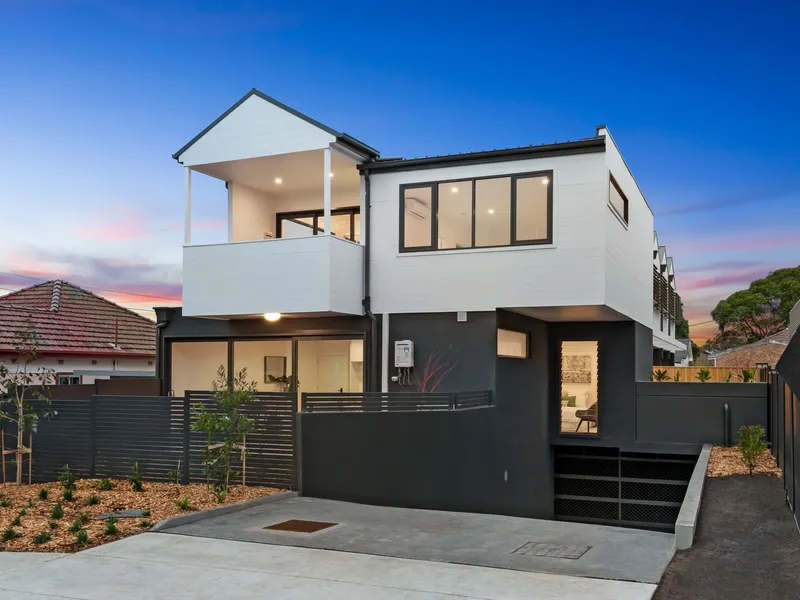 Elevated Position, Boutique Complex