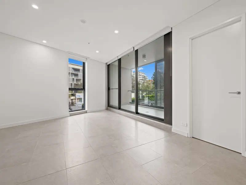 Spacious 1 Bedroom + Study Apartment For Lease