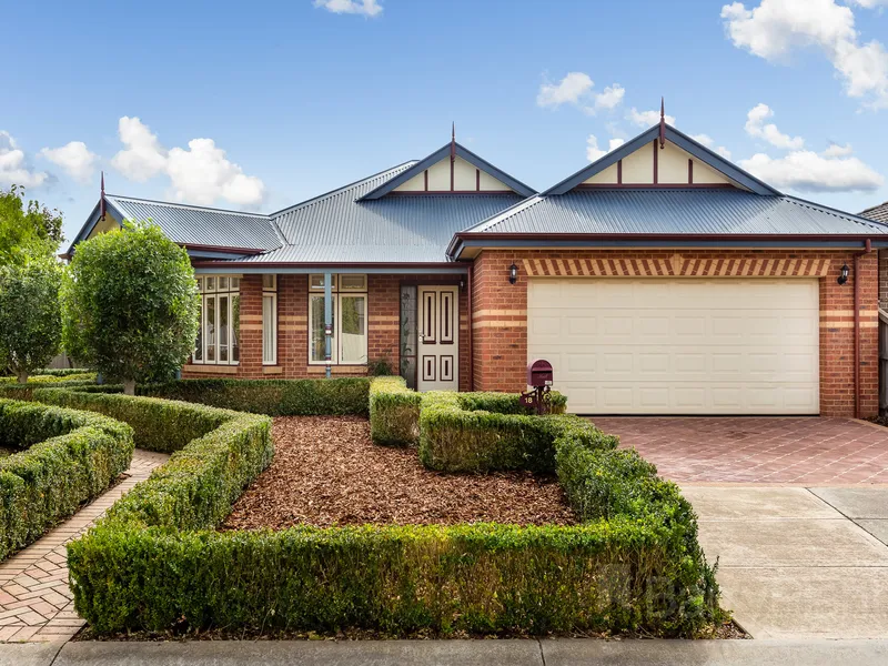 Ultimate family entertainer on 633m2 land approximately. 