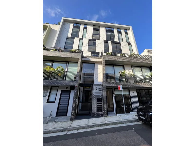 Bright north facing apartment with entertainers balcony