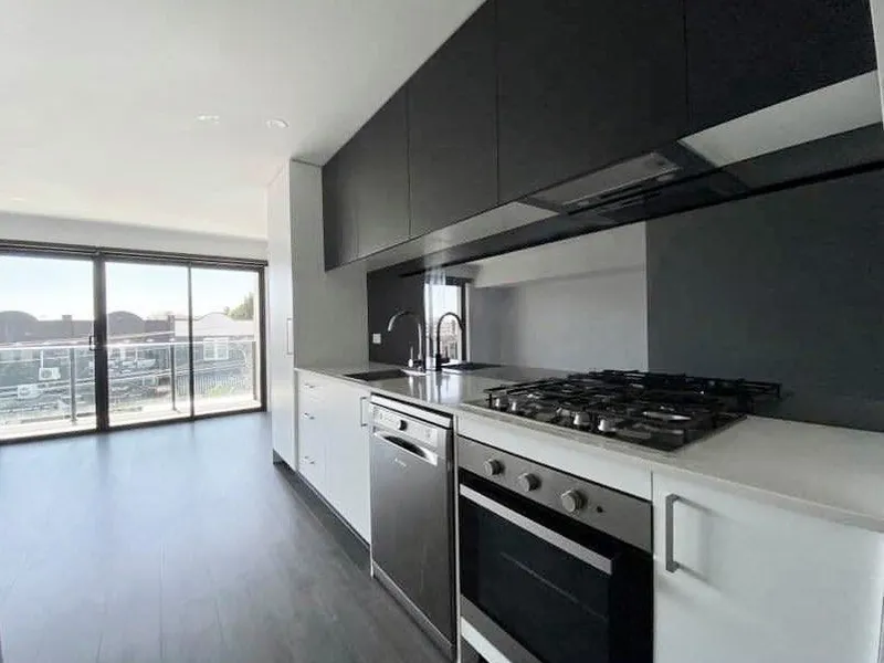 TWO BEDROOM, TWO BATHROOM APARTMENT WITH TRANSPORT AT YOUR DOOR! | HODGES CAULFIELD