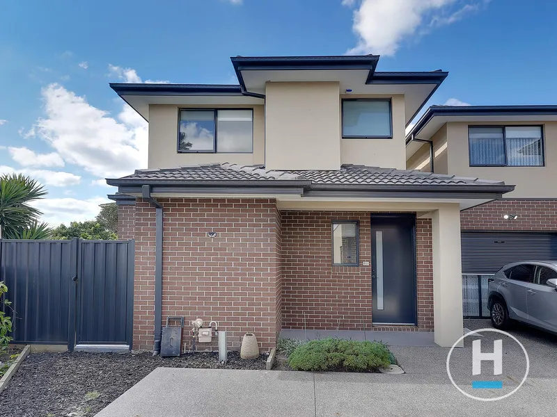 14.2 sq's of Quality Living!!