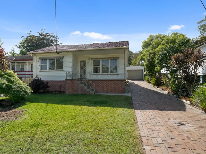 THREE BEDROOM FAMILY HOME - INCLUDES LAWN MAINTENANCE