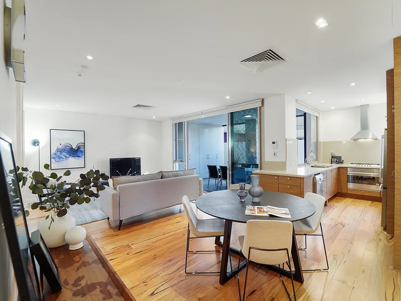 Luxury Lock and Leave!