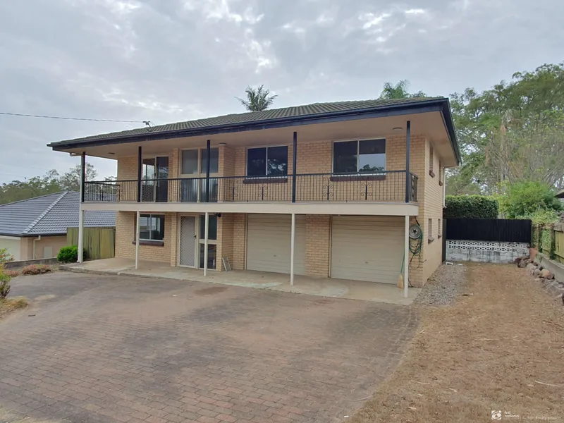 POOL / ACERAGE / WORK FROM HOME - KARALEE