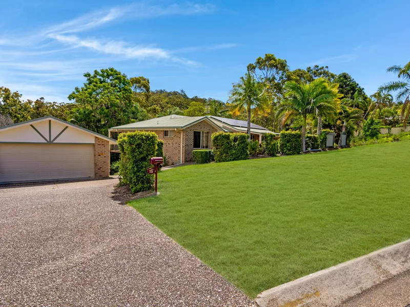 Family Size Acreage: Bonus 10x10m Shed & Horse Paddocks!