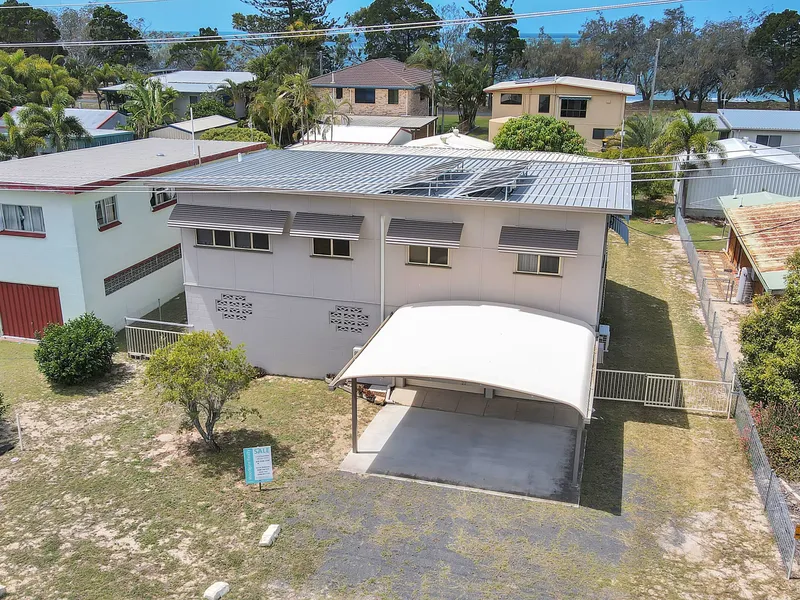 POSITION PERFECT – WALK TO EVERYTHING. JUST 65M TO THE BEACH!