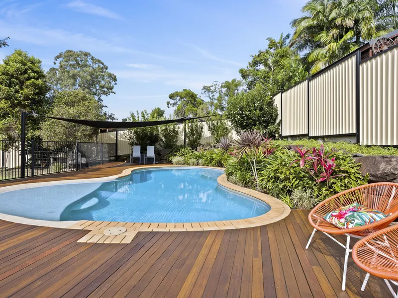 Quality Family Home On Large 805M2 Block With Sparkling Pool!