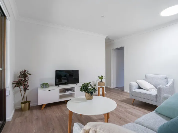 Delightful, fully upgraded villa in a great location!!