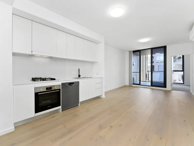 Spacious 1bedroom apartment with Study is in Grat location in Hub of Lidcombe