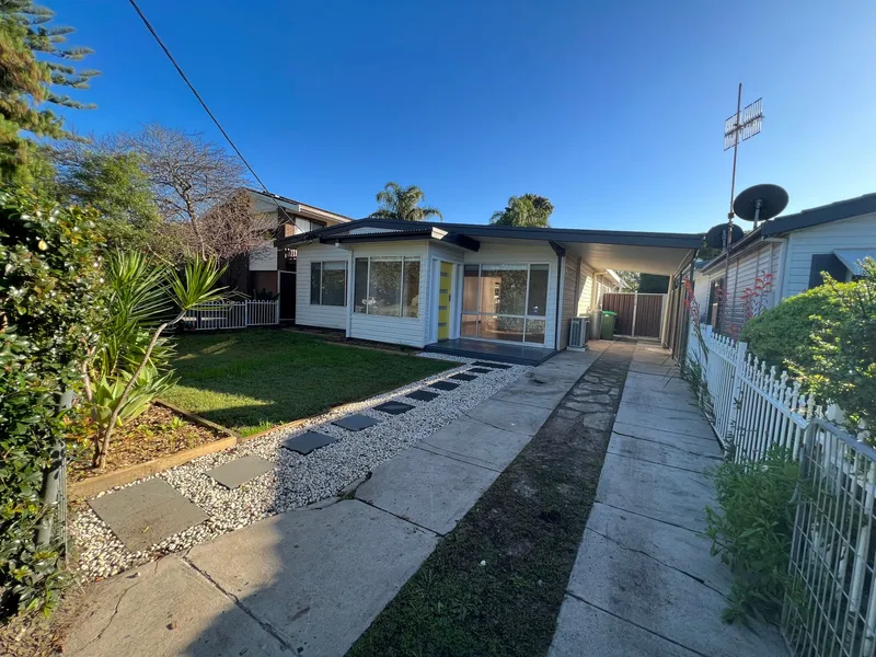 ENTERTAINER'S DELIGHT!