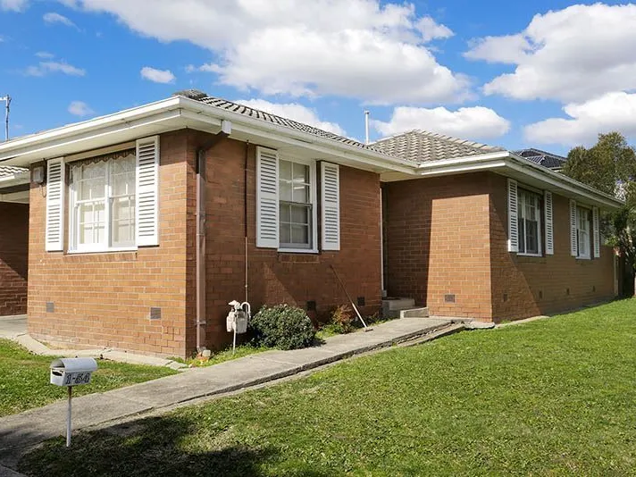 Unit in the heart of Glen Waverley