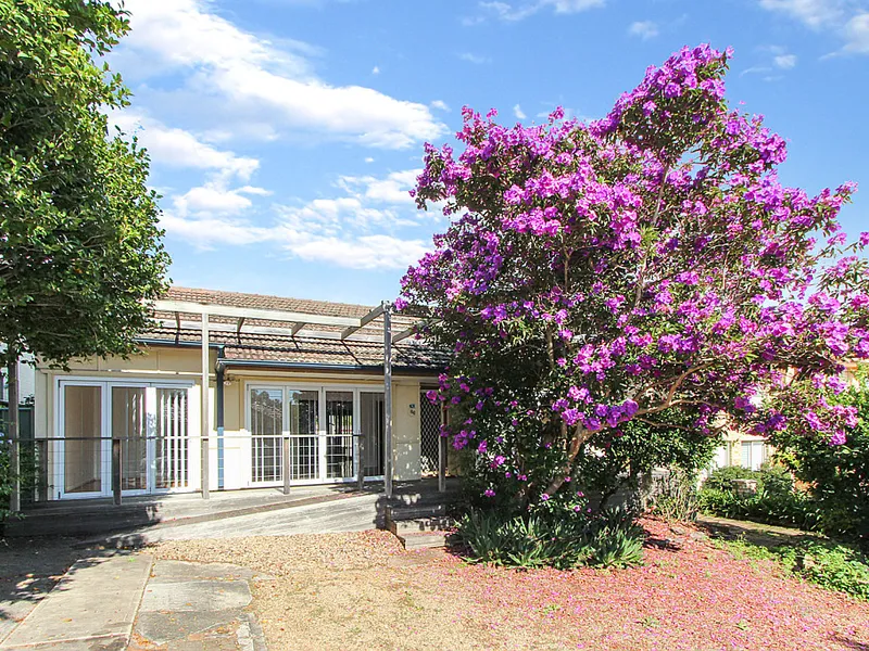 WELL PRESENTED 4 BEDROOOM HOME IN GREAT LOCATION 