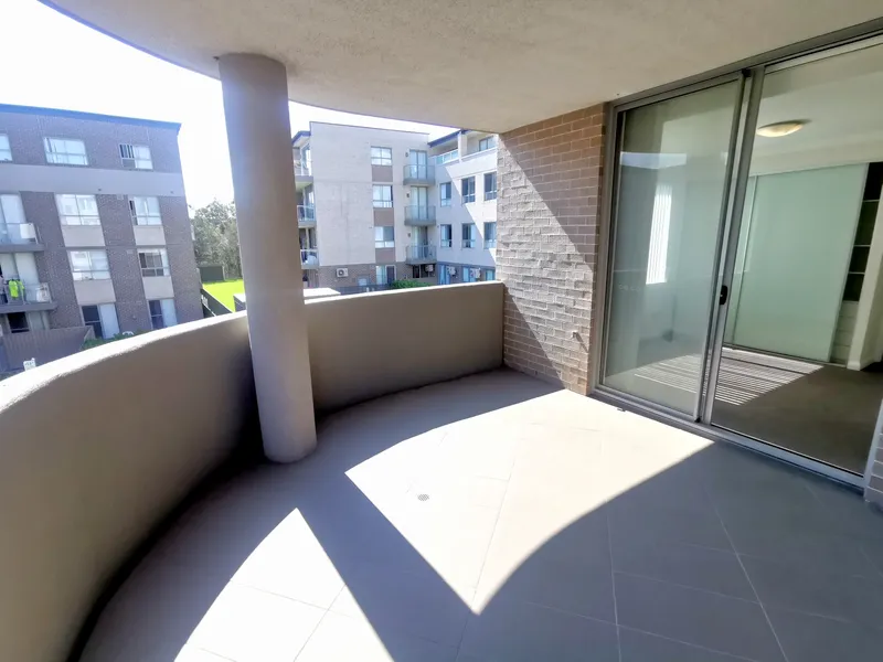Modern 2 bedroom apartment with 2 big balconies and 2 bathrooms  only $390 per week
