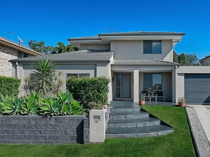 FIVE BEDROOM + KIDS RETREAT!!
