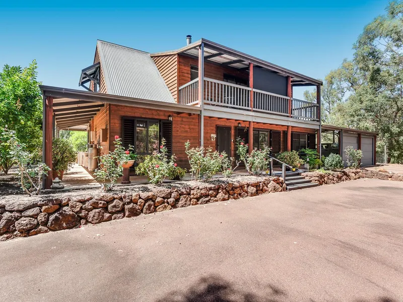 Family Oasis Set in Relaxing Roleystone