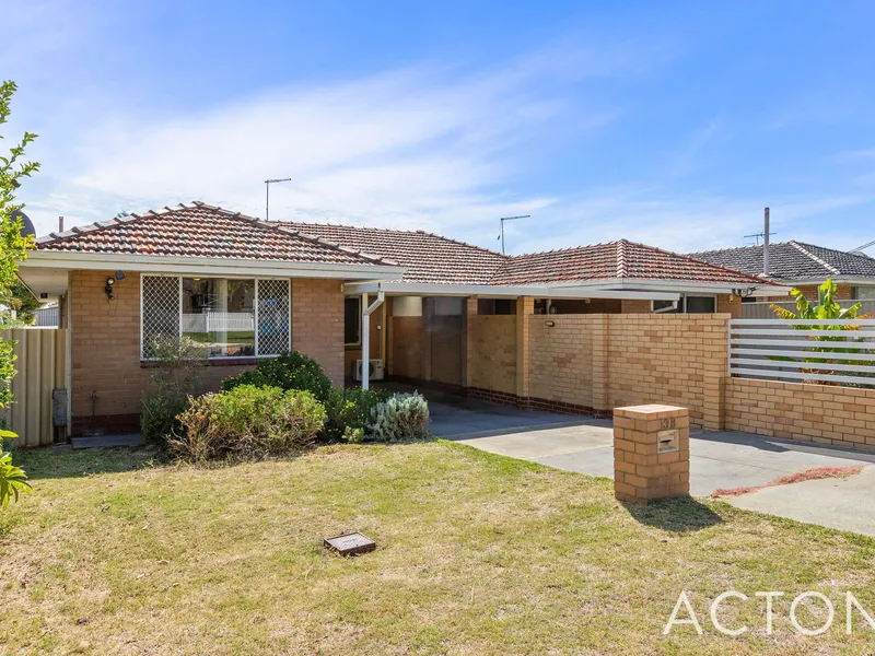 Spacious Duplex, huge block!