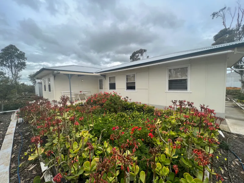 4 Bedroom House with Large amount of shedding
