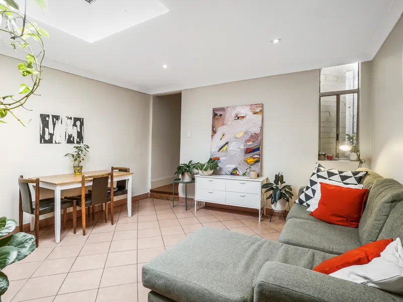 Stylish Three Bedroom House in the Heart of Newtown