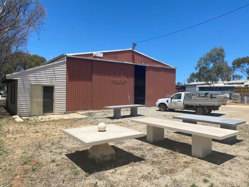 Large industrial shed , owner retiring priced to sell